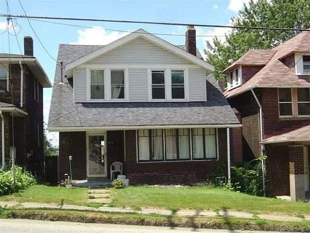 2230 S Braddock Ave photo 1