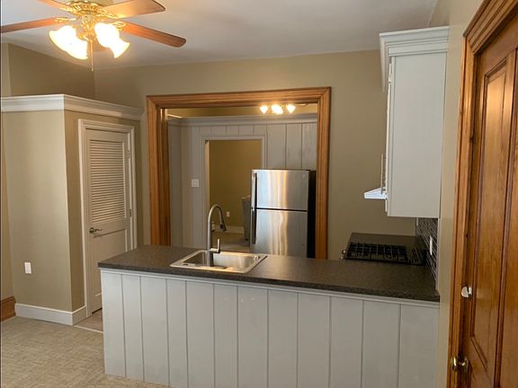 5th image of 110 Lincolnway E #A