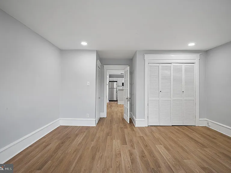 221 Kings Hwy E #B — Photo 12