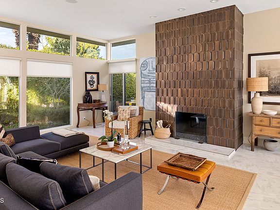 5th image of 1080 E Sierra Way