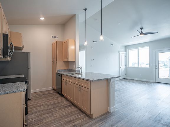 3rd image of 2746 Judy St #30