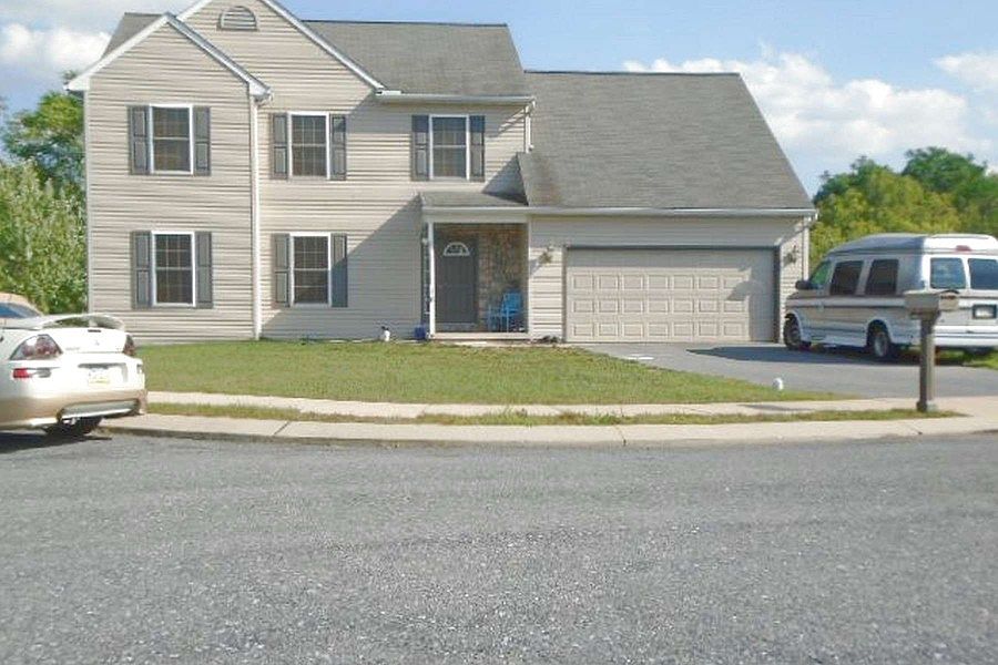 1st image of 16 Willowcreek Ave #U-0032