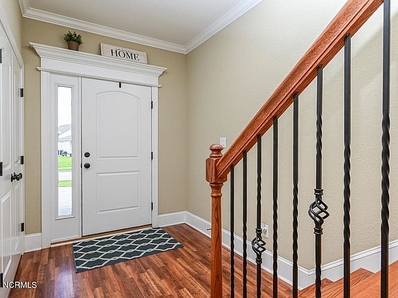 3rd image of 1704 Brook Hollow Dr
