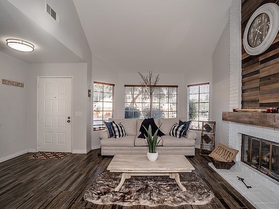 3rd image of 10717 Hyacinth Ln