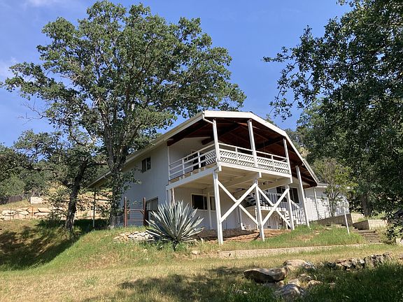 3rd image of 43669 Skyline Drive