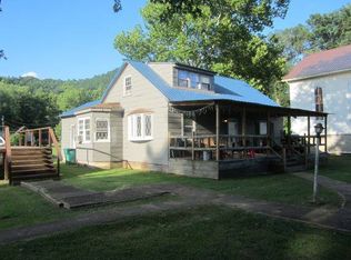 20 Paradise Ln, Orma, WV 25268