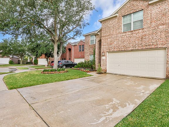 4th image of 2413 Seguine Dr