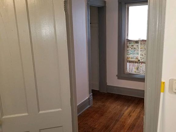 3rd image of 297 15th St #2