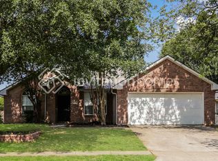 2800 Lakeside Dr, Burleson, TX 76028