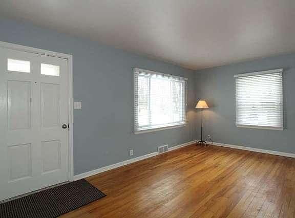 2nd image of W59N782 Highwood Dr