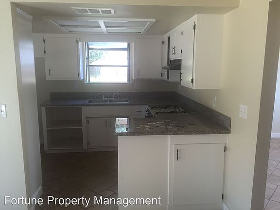 3rd image of 1511 N Elm St