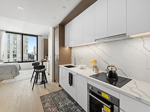 4th image of 45-30 Pearson St #15E