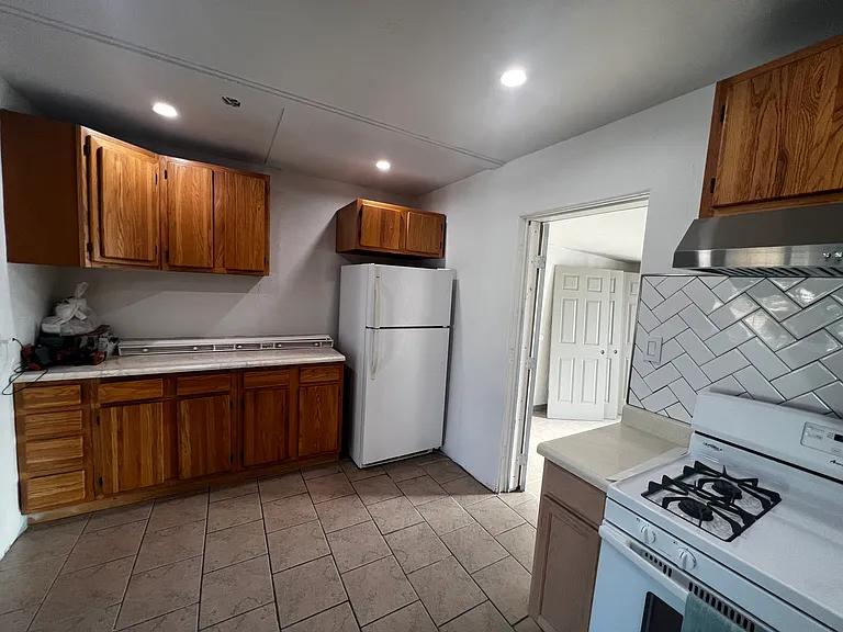 1030 Joy Ln — Photo 13