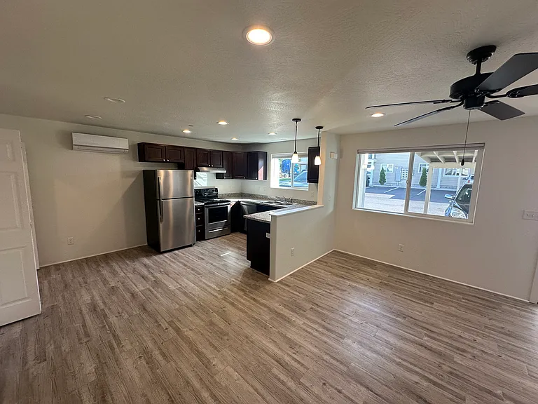 210 Cheryl Ln #1 — Photo 4