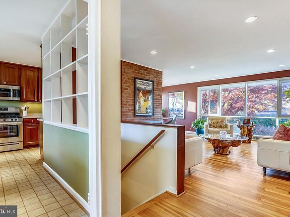 2nd image of 6041 Avon Dr