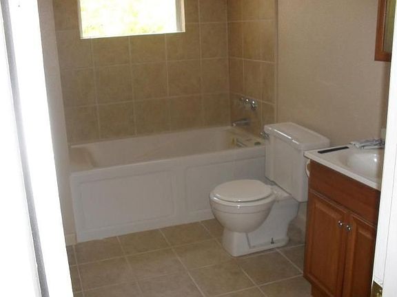 5th image of 1005 Avenue N