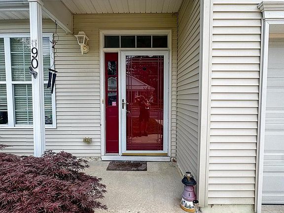 5th image of 90 Briarwood Dr