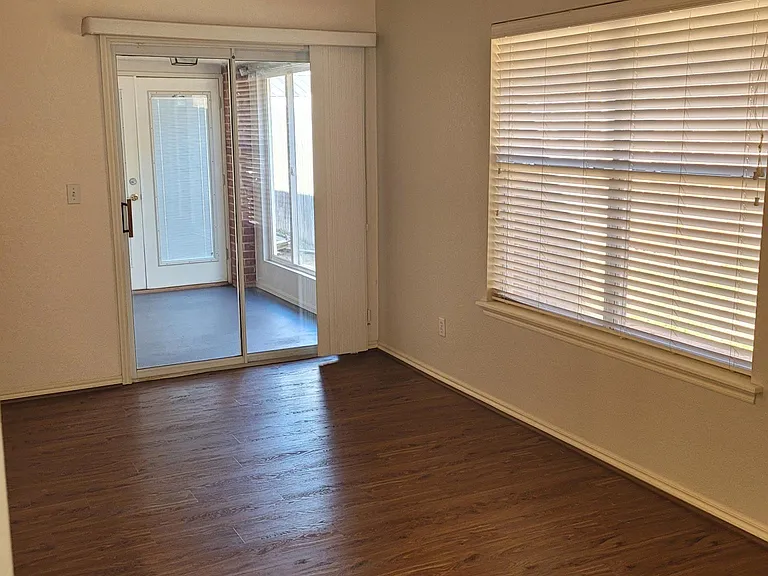 705 Shadowhill St — Photo 11
