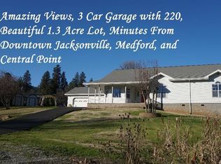 3154 View Cir, Central Point, OR 97502