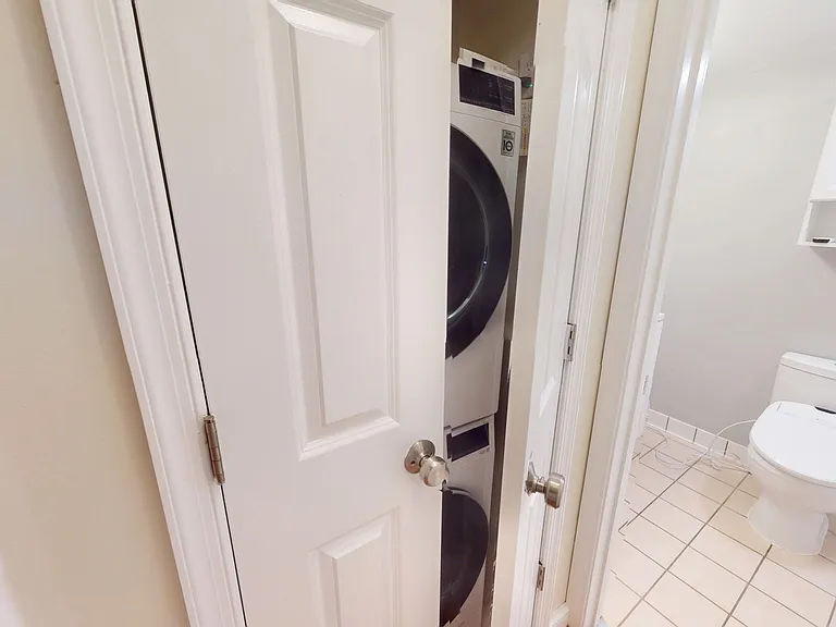 1833 California St NW #101 — Photo 10