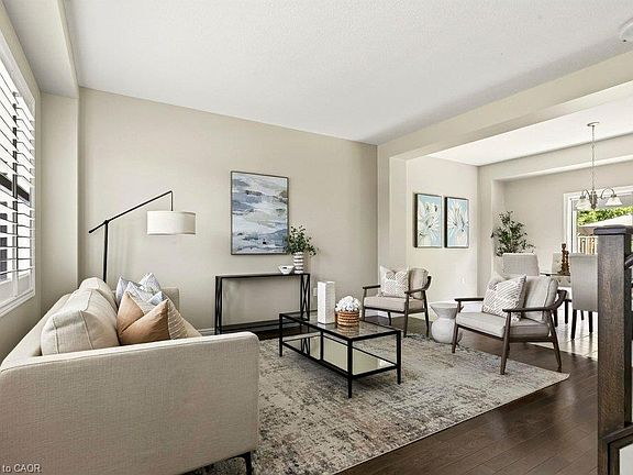 3rd image of 44 Westbank Trl
