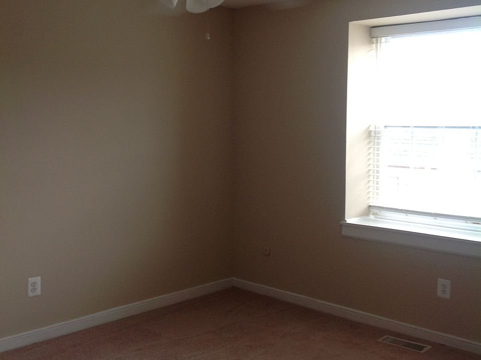 1st image of 326 S Chesire Ct