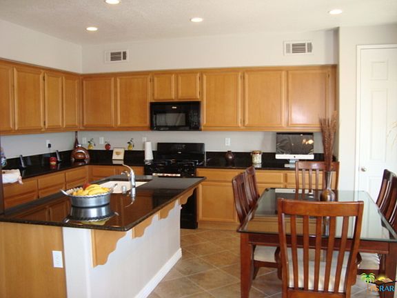 3rd image of 62811 N Crescent St