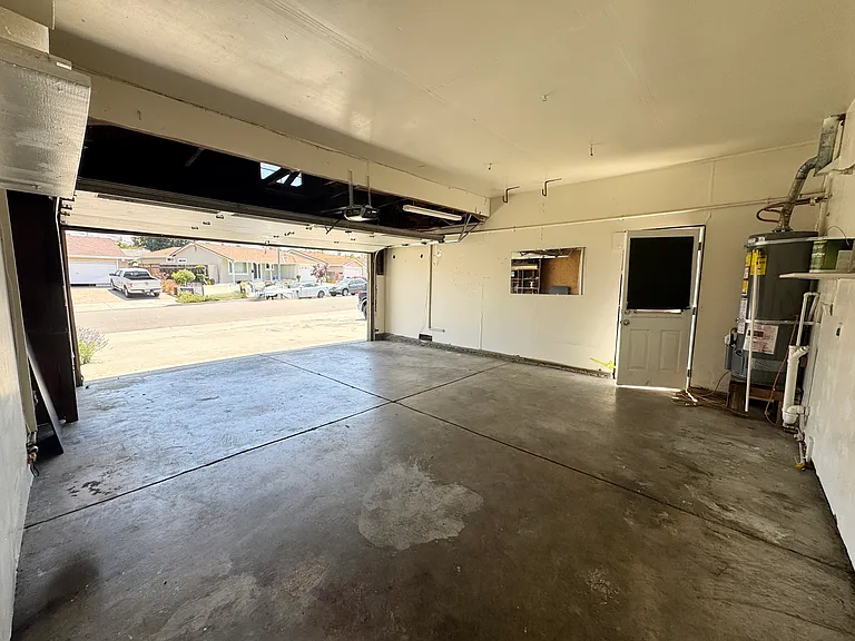 1915 Camargo Dr — Photo 10