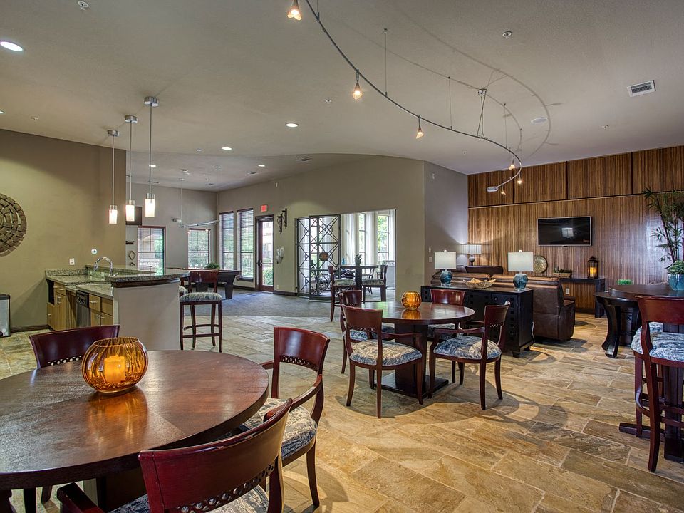 Vista Ridge Resident Lounge Tables