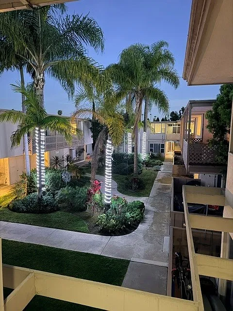 Westcliff Courtyards — Photo 1