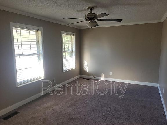 4th image of 2162 Meadowview Dr