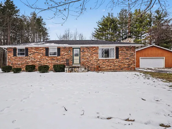 2302 Mertz Rd, Caro, MI 48723
