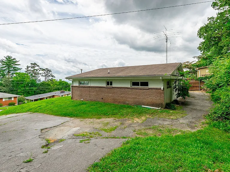 719 McGowan Ave — Photo 39