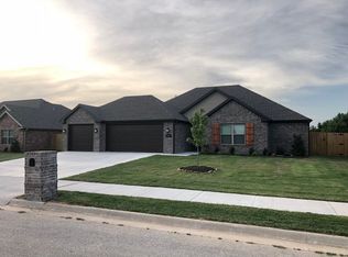 3902 Butterfly Ave, Fayetteville, AR 72764