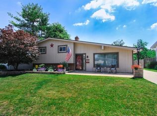 1165 Giesse Dr, Mayfield Heights, OH 44124