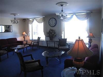 4th image of 279 N Broadway APT 4D