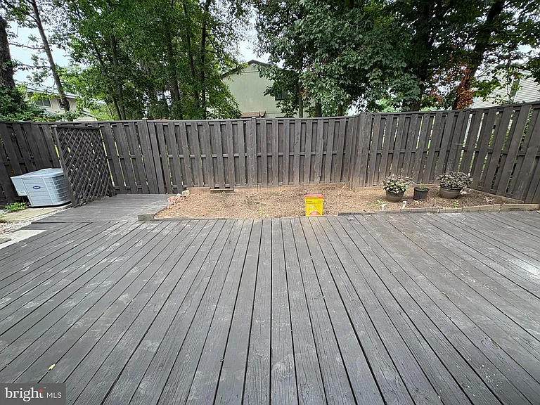 224 Willow Ter — Photo 31