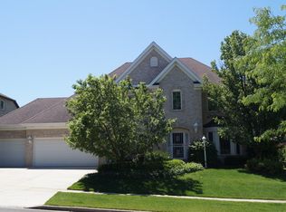 3393 Hillside Ct, Woodridge, IL 60517
