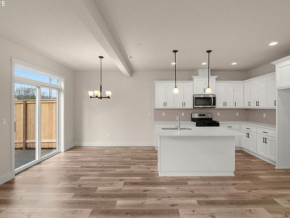 4th image of 157 SE 46th Ave