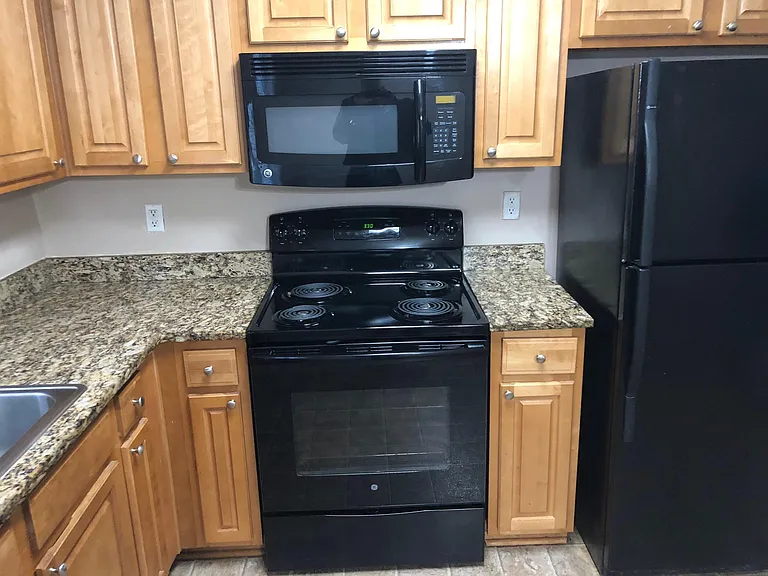 410 Summer Pl — Photo 13