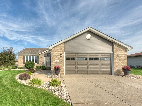 2nd image of 10593 Manor Dr