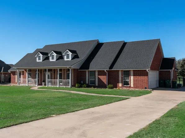 1621 High Valley Ln, Cedar Hill, TX 75104