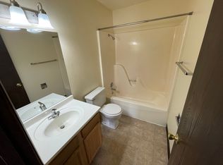 4826 Jersey Ridge Rd #3008, Davenport, IA 52807