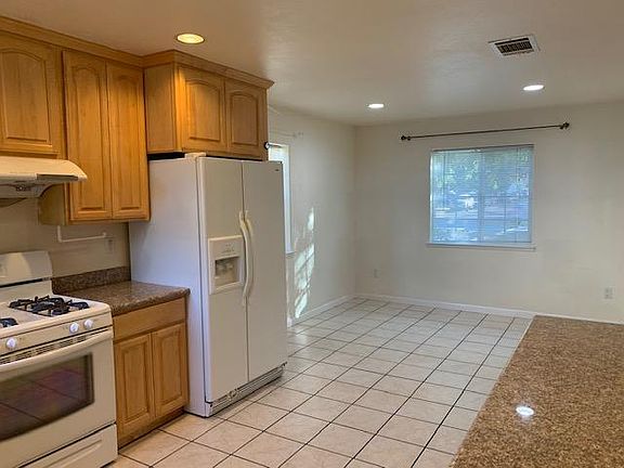 5th image of 487 Avalani Ave