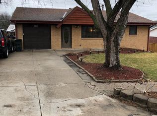 3302 Sherwood Dr, Bellevue, NE 68147