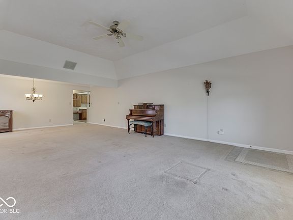 4th image of 223 Andrews Boulevard Dr E
