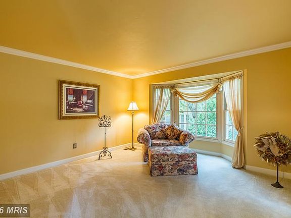 5th image of 15649 Neath Dr