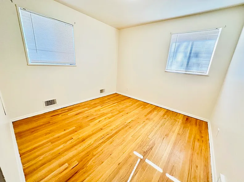 2 bed, 750 sqft, $1,350 — Photo 3
