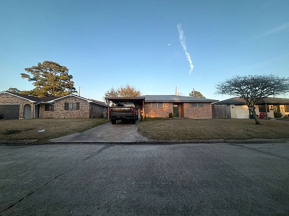 2nd image of 930 Connecticut St