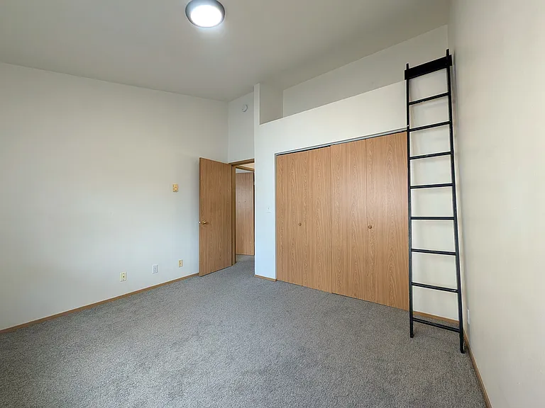 Rowan Grove Apts — Photo 41